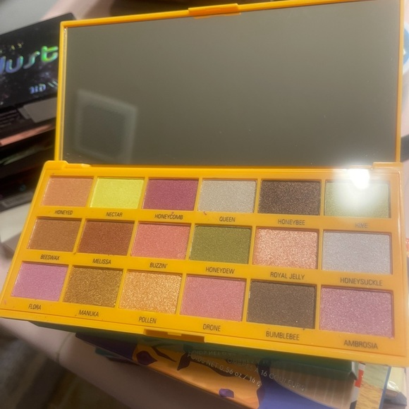 I love revolution eye shadow palette - Picture 2 of 2